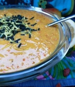 Ingrédients smoothie poire kiwi : poire, kiwi, banane, citron et curcuma