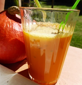 Jus de potimarron au melon jaune réalisé à l’extracteur avec graines germées